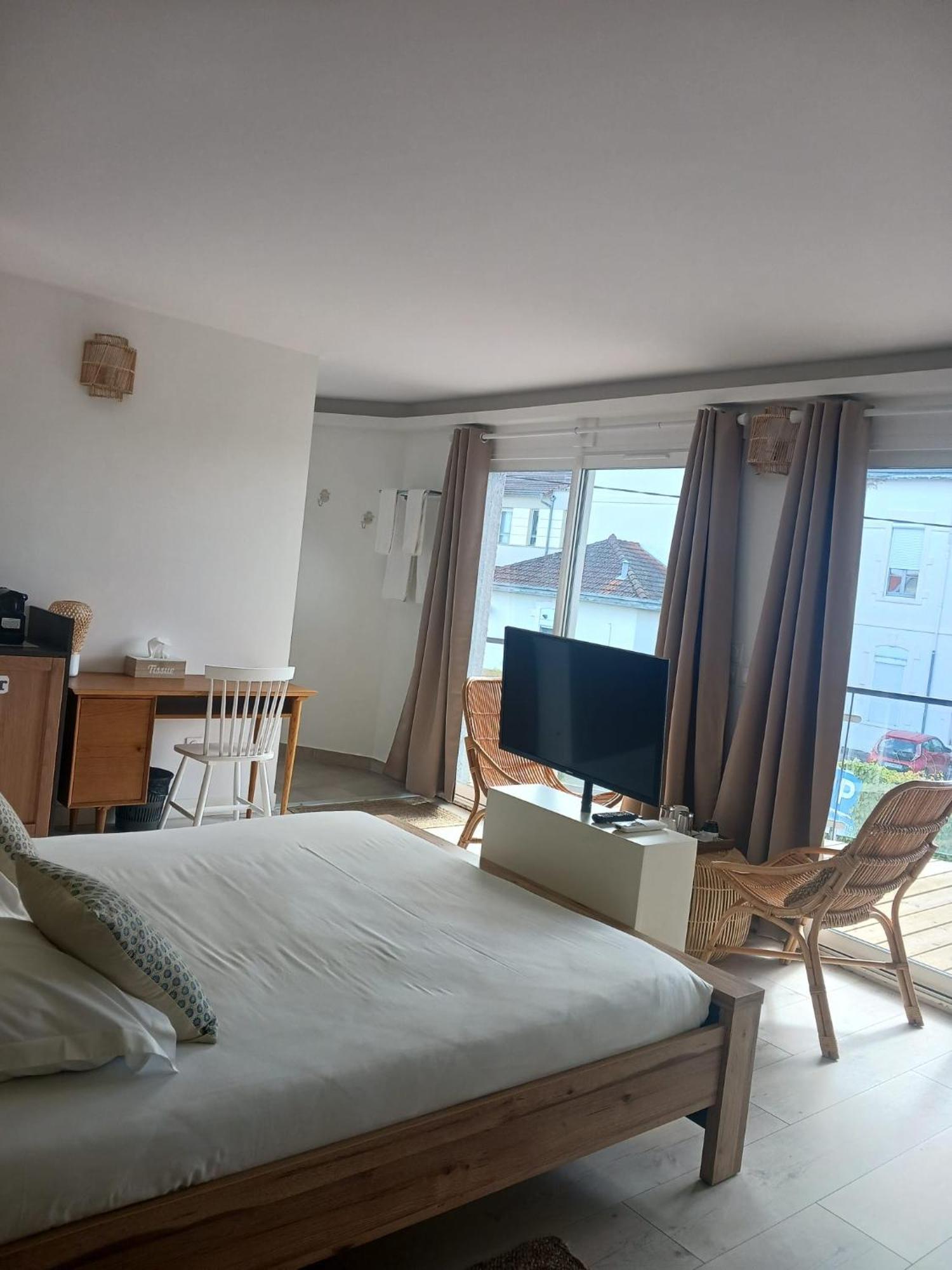 Aracari Hotel Villars-les-Dombes Ngoại thất bức ảnh